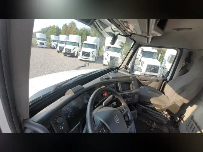 2019 Volvo VNL300