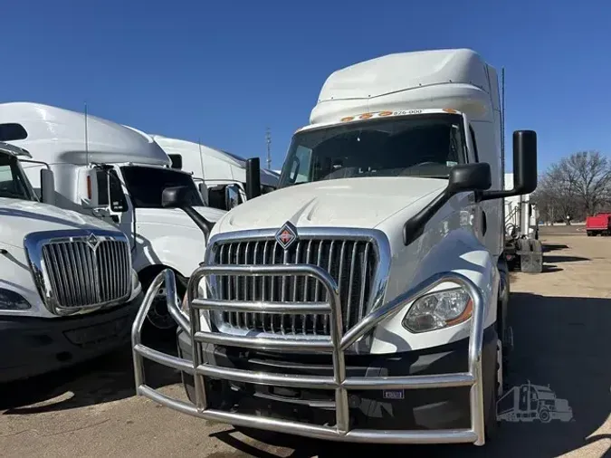 2021 INTERNATIONAL LT