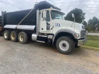 2013 MACK GRANITE GU713