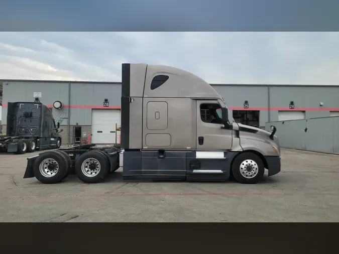 2022 Freightliner Cascadia 1264ec4306bebc974892cdf03ff015c543e