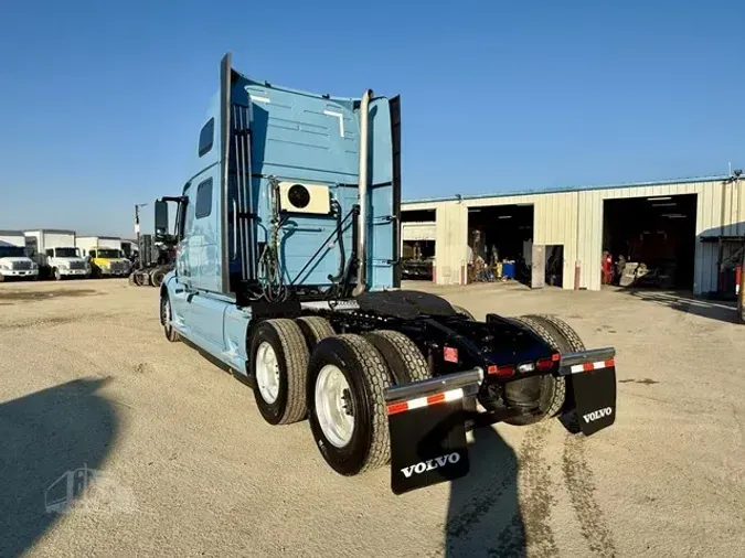 2023 VOLVO VNL64T860