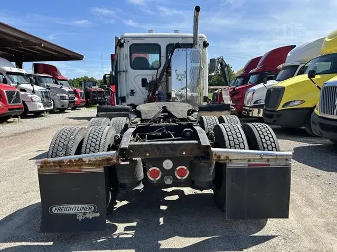 2011 FREIGHTLINER CASCADIA 113