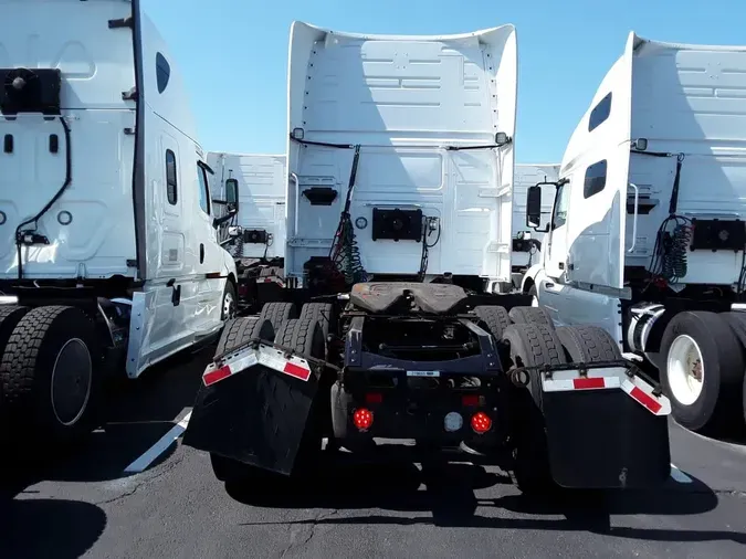 2020 VOLVO VNL64T-760