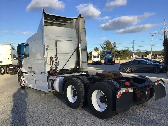 2019 VOLVO VNL640