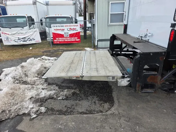 2015 FREIGHTLINER/MERCEDES M2 106