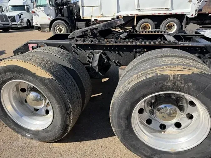 2011 VOLVO VNL64T6704ecb63dca8a5eb761223b3c8fbe7a1d0