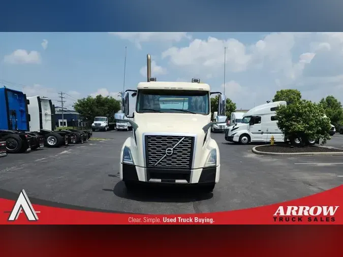 2020 VOLVO VNL300