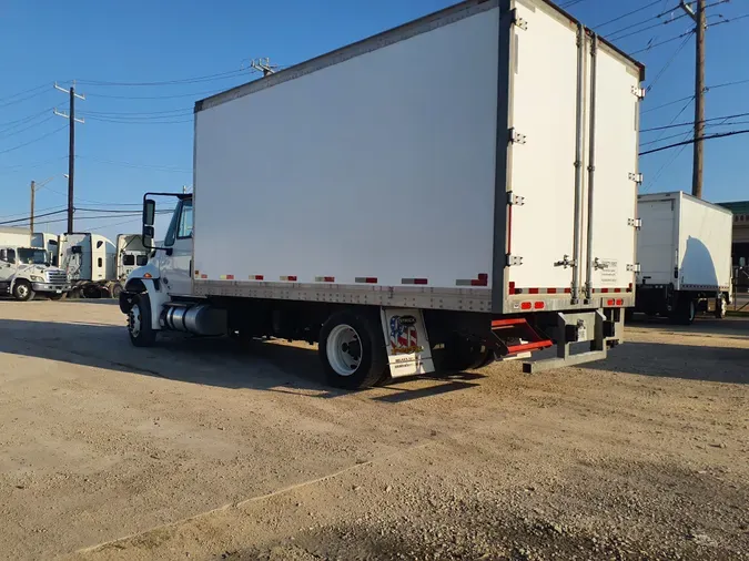 2019 NAVISTAR INTERNATIONAL 4300 LP