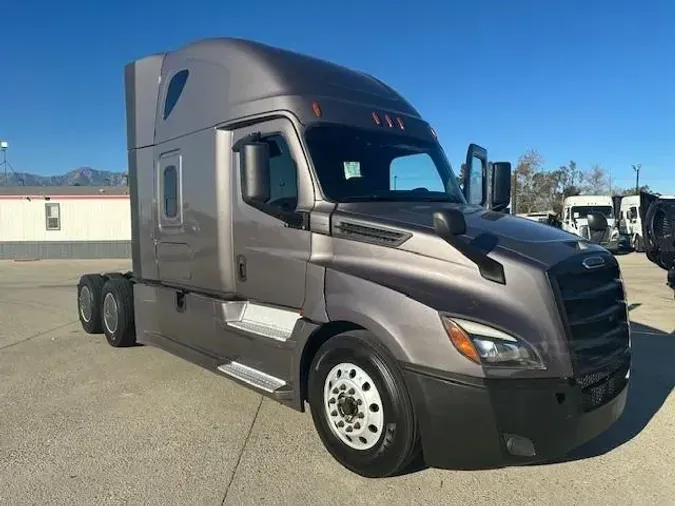 2020 Freightliner Cascadia