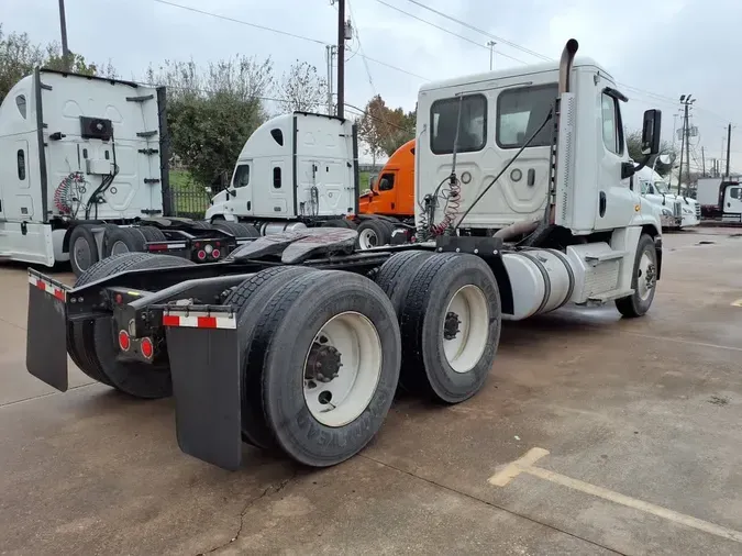 2020 FREIGHTLINER/MERCEDES CASCADIA 125