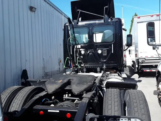 2017 FREIGHTLINER/MERCEDES CASCADIA 113