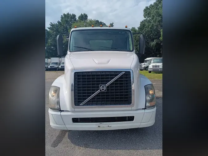 2017 VOLVO VNL64TRACTOR