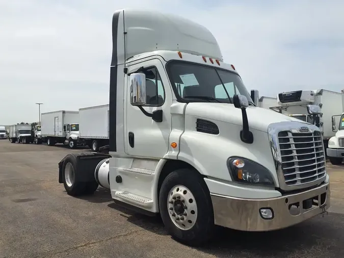 2019 FREIGHTLINER CASCADIA 113