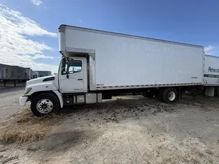 2017 HINO 268