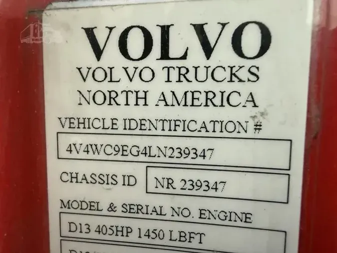 2020 VOLVO VNR64T300