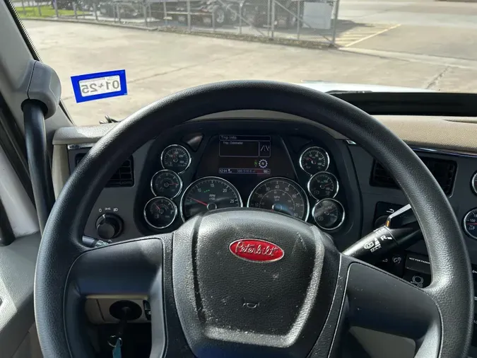 2022 Peterbilt 567