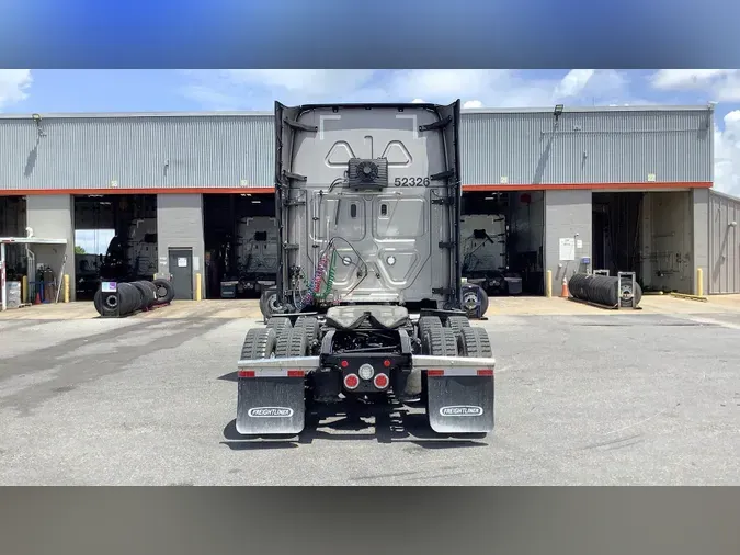 2022 Freightliner Cascadia 126