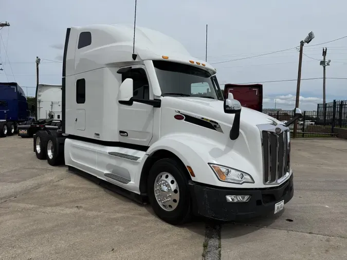 2023 Peterbilt 579