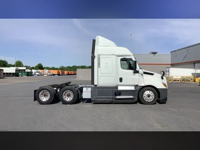2021 Freightliner Cascadia 126