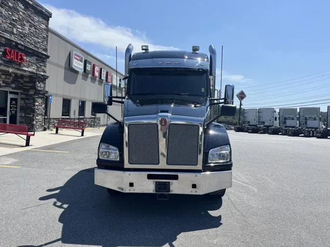 2022 Kenworth T880