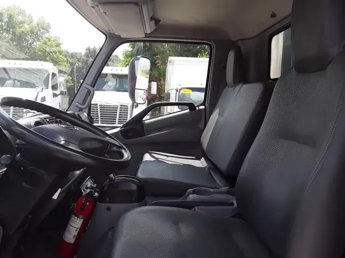 2020 HINO HINO 195