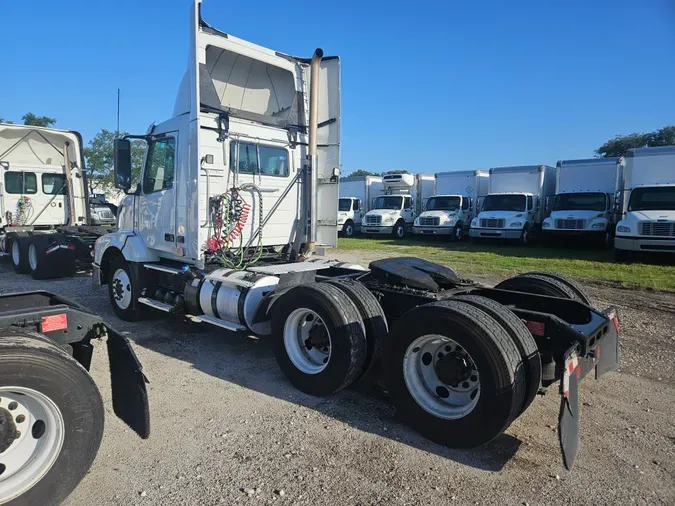 2018 VOLVO VNL64TRACTOR