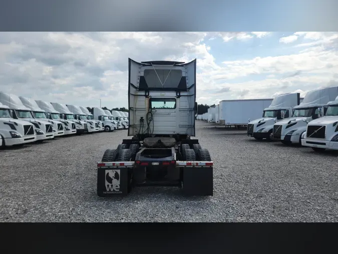 2019 Volvo VNL300