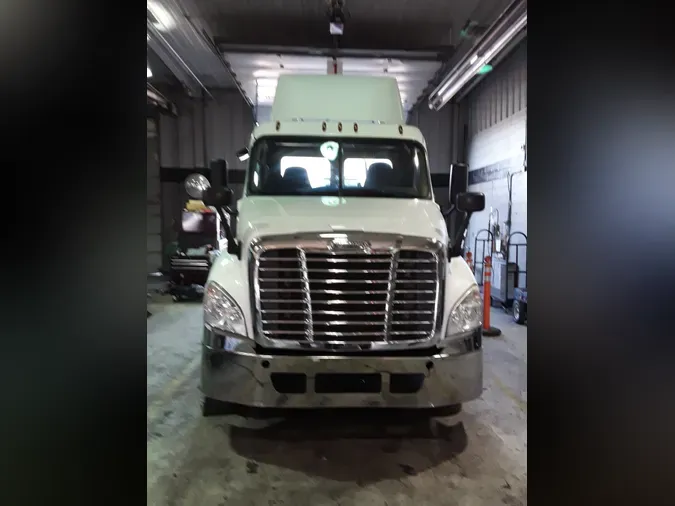 2018 FREIGHTLINER/MERCEDES CASCADIA 125