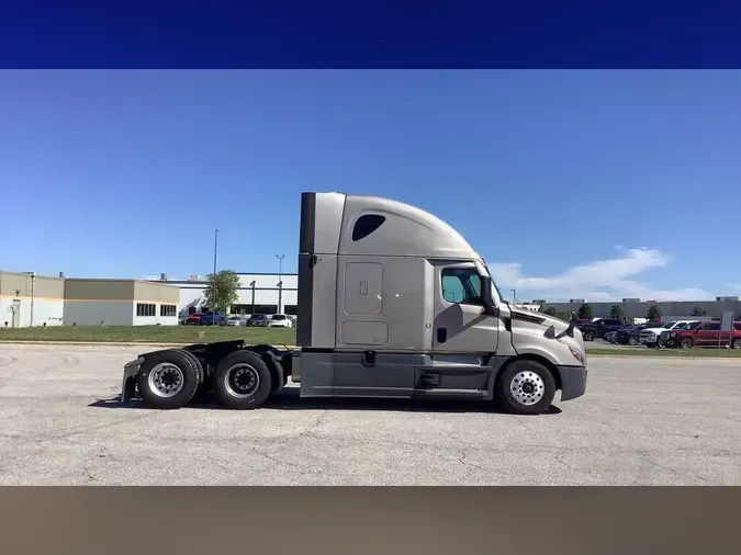 2023 Freightliner Cascadia 126