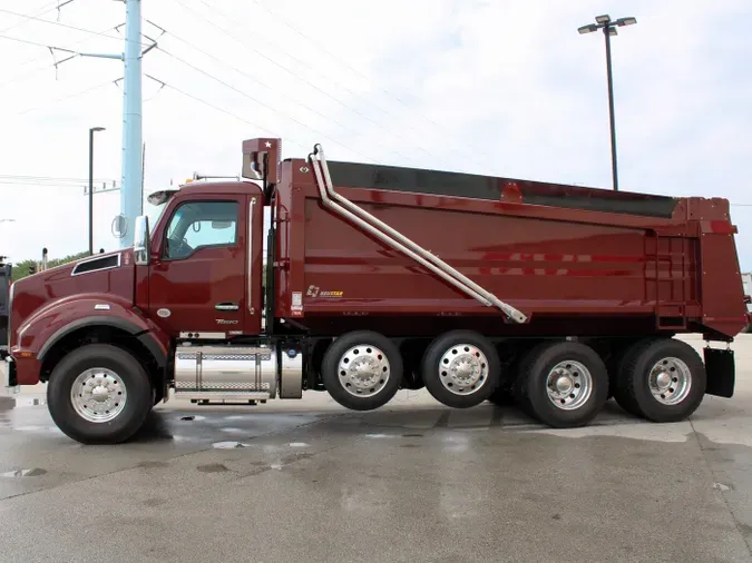 2025 Kenworth T880 Short Hood