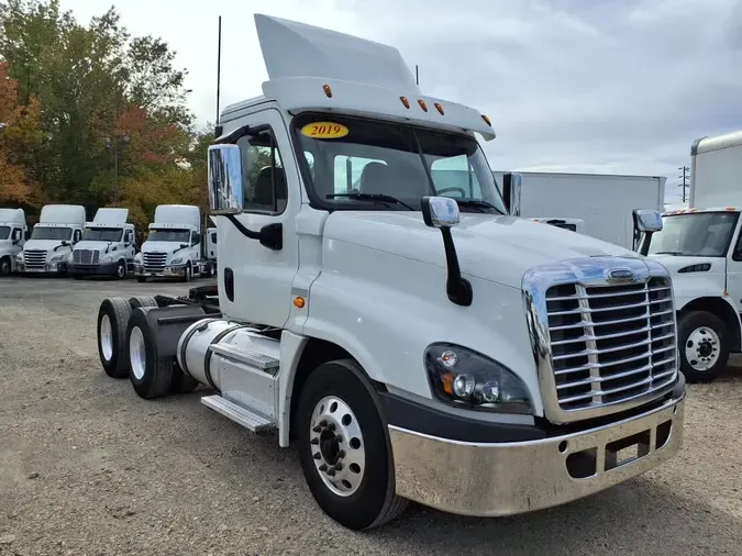 2019 FREIGHTLINER/MERCEDES CASCADIA 125
