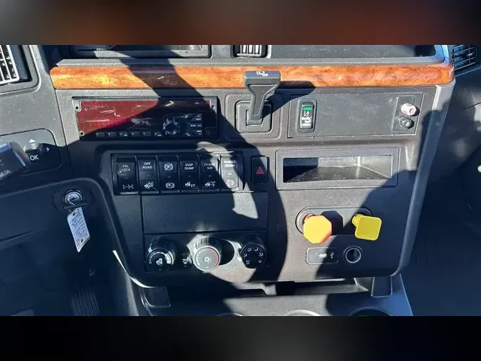 2020 INTERNATIONAL RH613