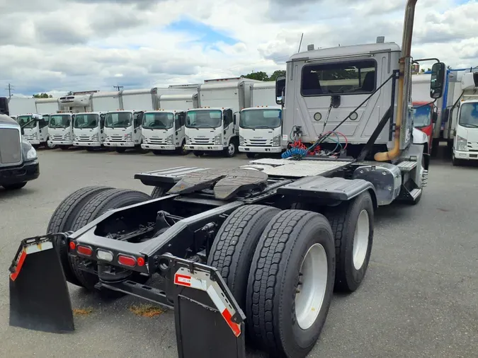 2017 MACK TRUCKS, INC. CXU600