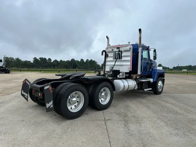 2019 MACK PI64T