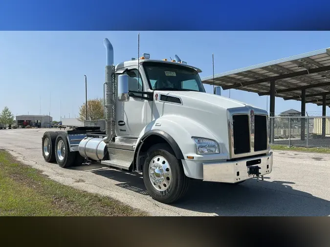 2026 Kenworth T880