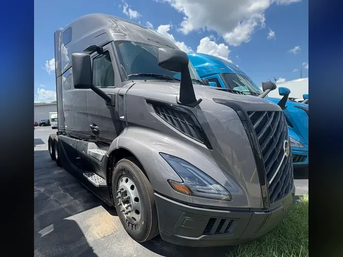 2026 VOLVO TRUCK VNL64TV04