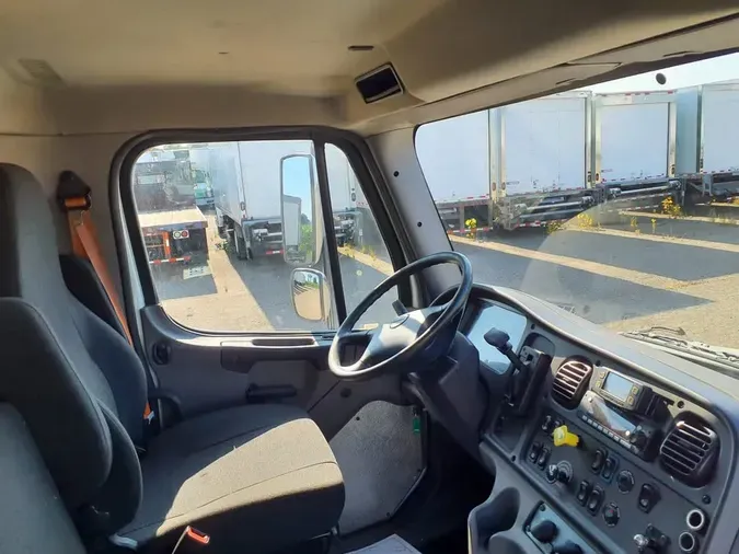 2019 FREIGHTLINER/MERCEDES M2 106