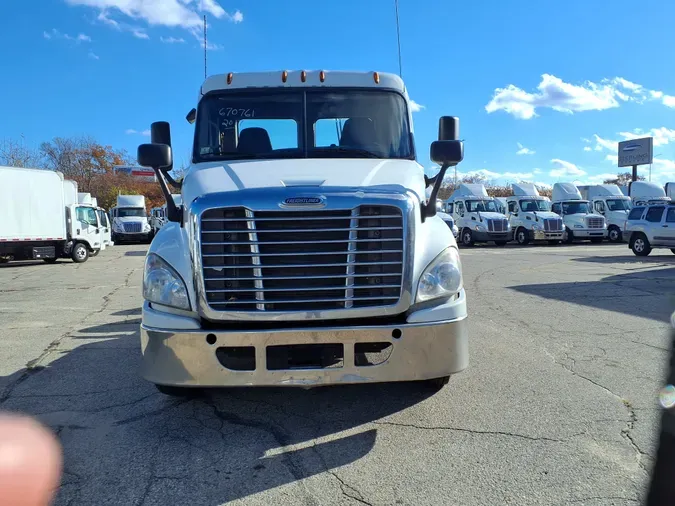 2017 FREIGHTLINER/MERCEDES CASCADIA 125