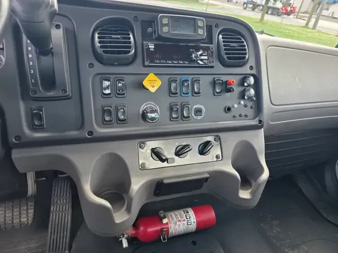 2019 FREIGHTLINER/MERCEDES M2 1064f0e6177e0fe2ab5274876e6b9af34e3