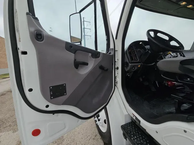 2020 Freightliner Business Class M2 106