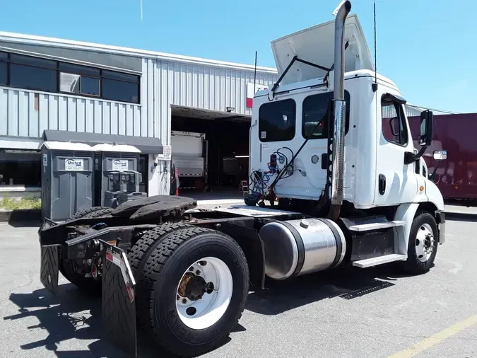 2015 FREIGHTLINER CASCADIA 113