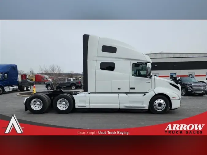 2023 VOLVO VNL760
