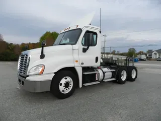 2015 FREIGHTLINER/MERCEDES CASCADIA 125