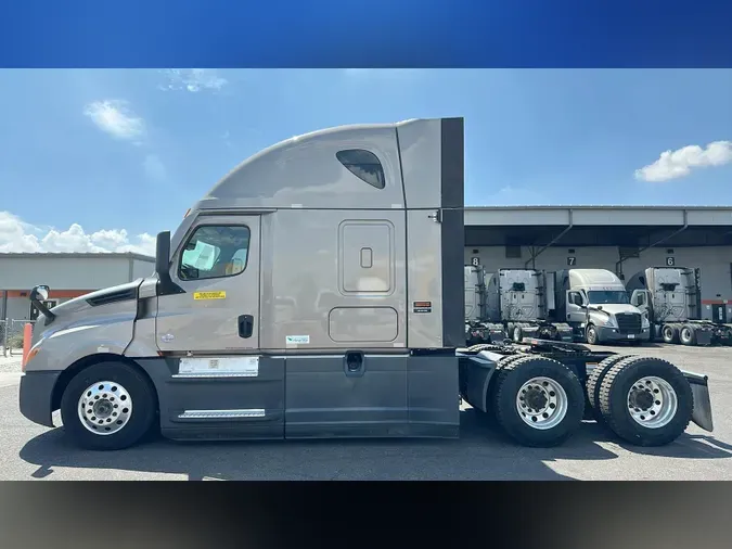 2024 Freightliner Cascadia 126