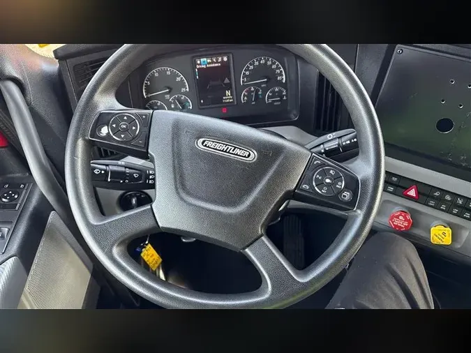 2022 FREIGHTLINER CA126