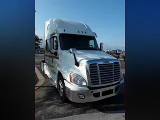 2016 Freightliner CASCADIA 125
