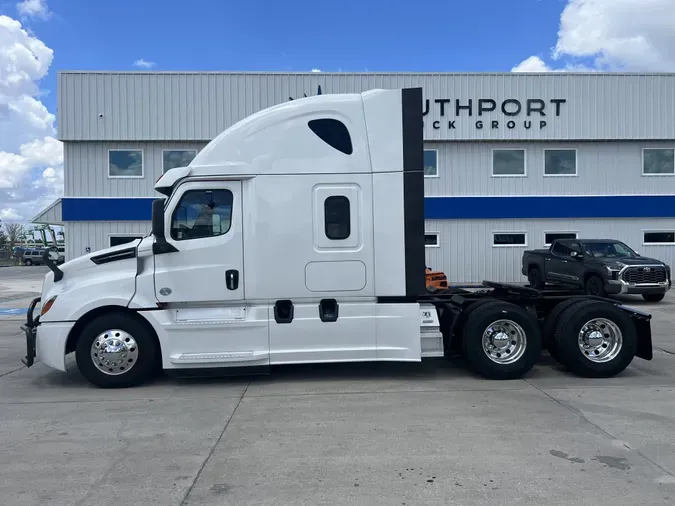 2019 FREIGHTLINER CASCADIA 126