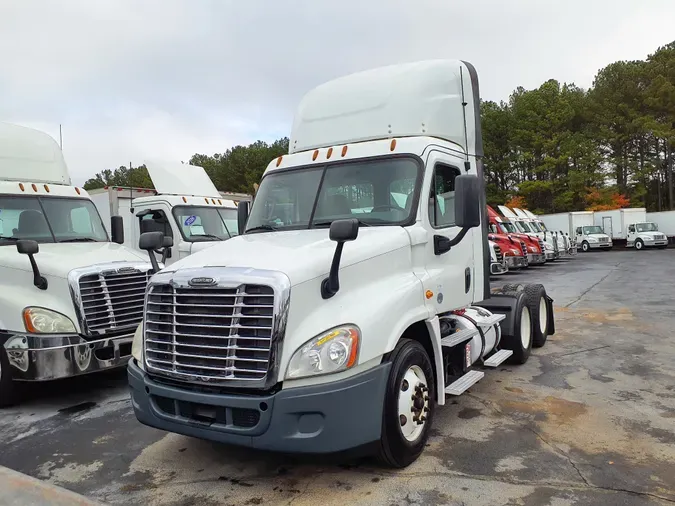 2016 FREIGHTLINER/MERCEDES CASCADIA 125