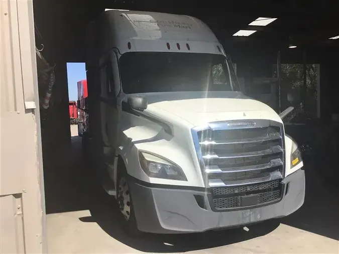 2021 FREIGHTLINER CA126