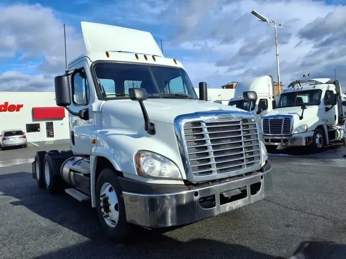 2017 FREIGHTLINER/MERCEDES CASCADIA 125